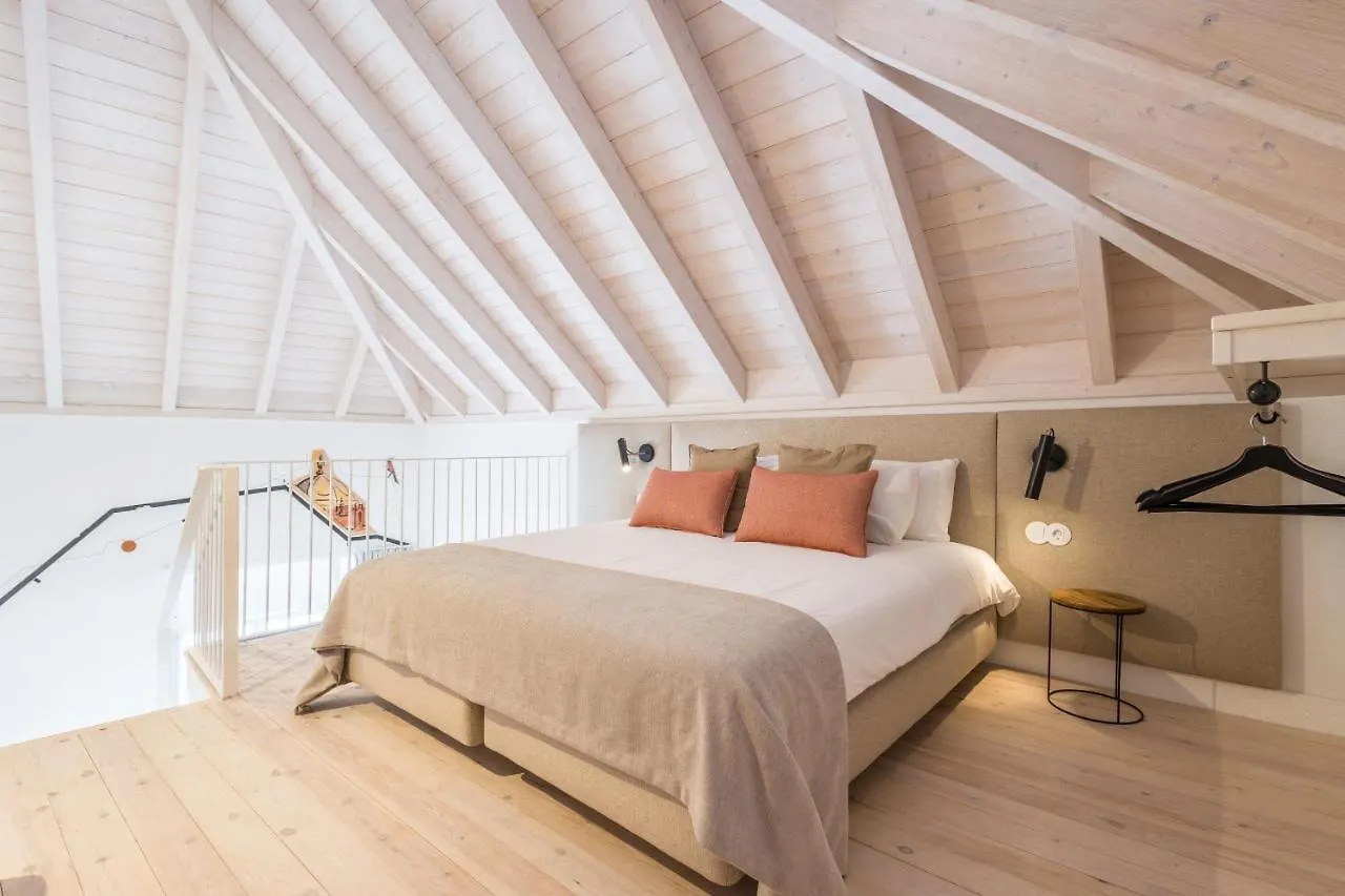 Lodo Suits Se - Mezanino Room By Hd Faro